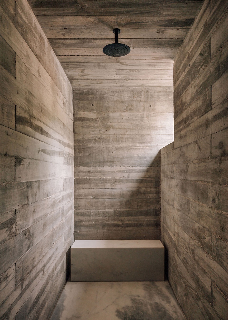 frame house by pedro domingos arquitectos