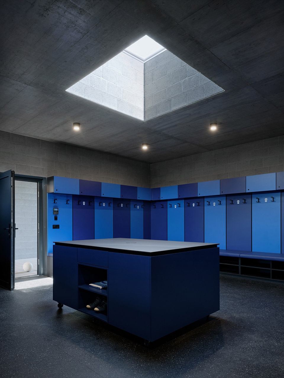sk plana sports complex by proam architekti