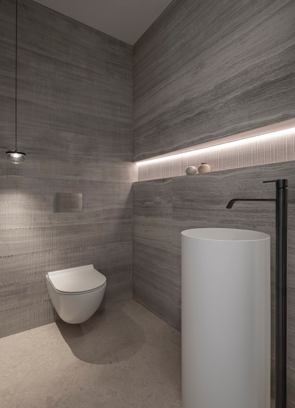 RR 4 Stories Apartment by Architect Raz Melamed