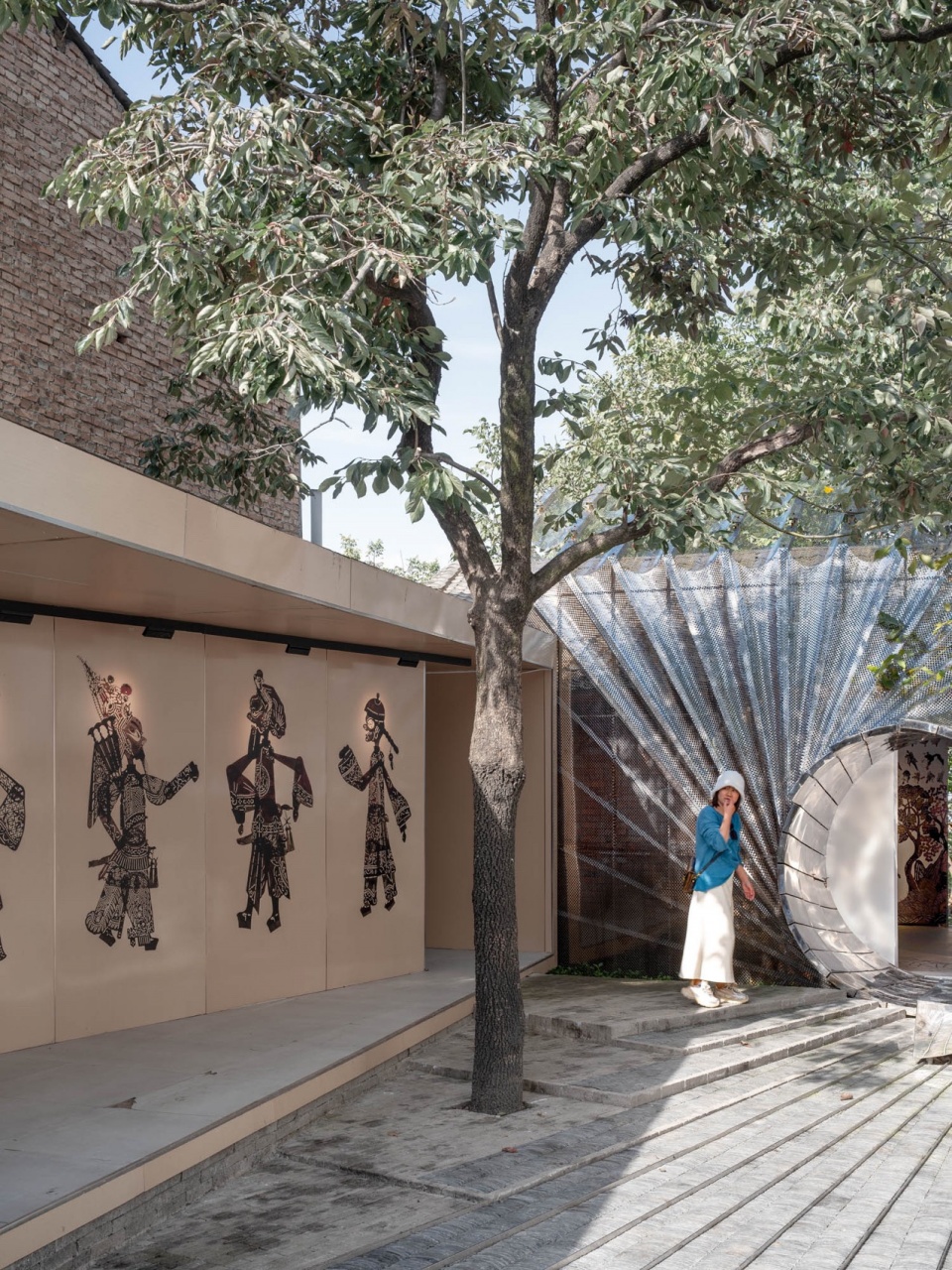 Streaming Light Exhibition Hall by Daipu Architects