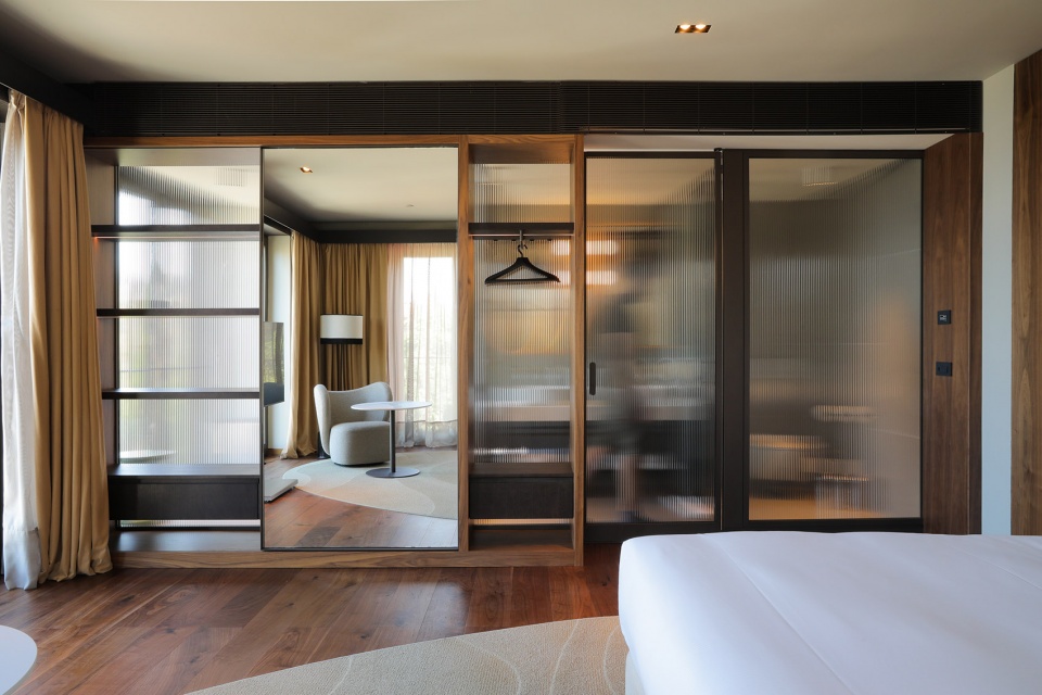 hotel keight by 3lhd