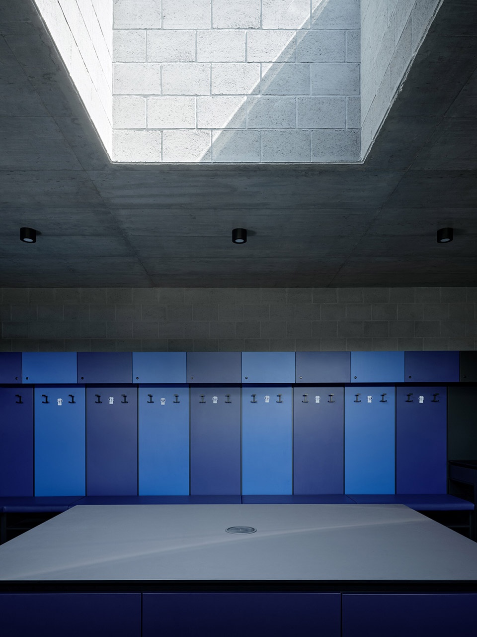 sk plana sports complex by proam architekti