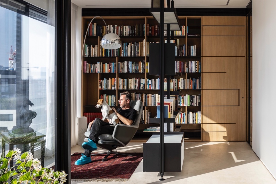 RR 4 Stories Apartment by Architect Raz Melamed