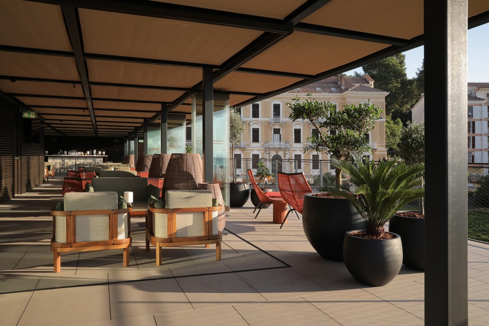 hotel keight by 3lhd