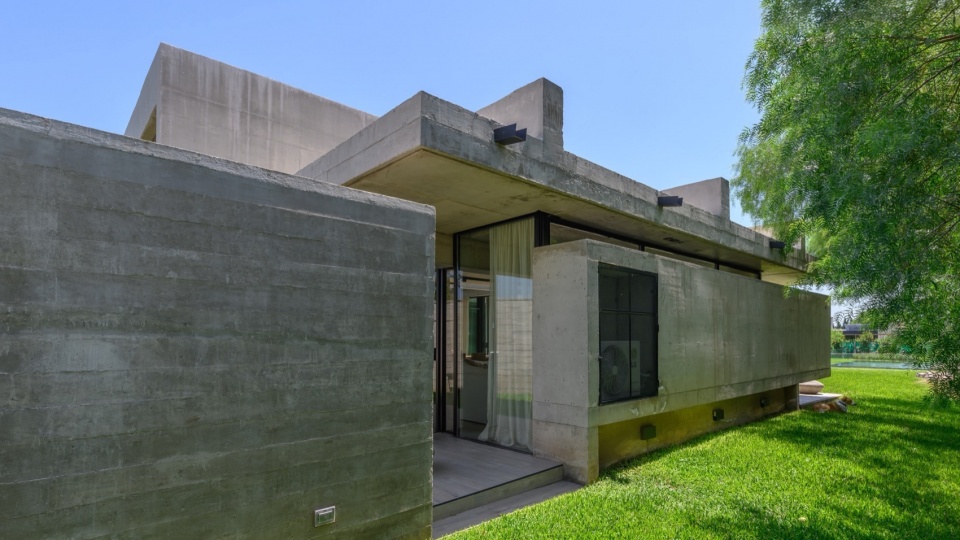 nnCLP HOUSE by nnarquitectos
