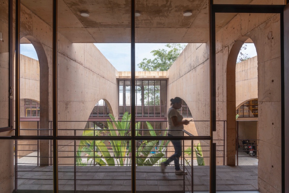 Complex El Campestre Recreational Park Community Development Center by CCA Bernardo Quinzaños