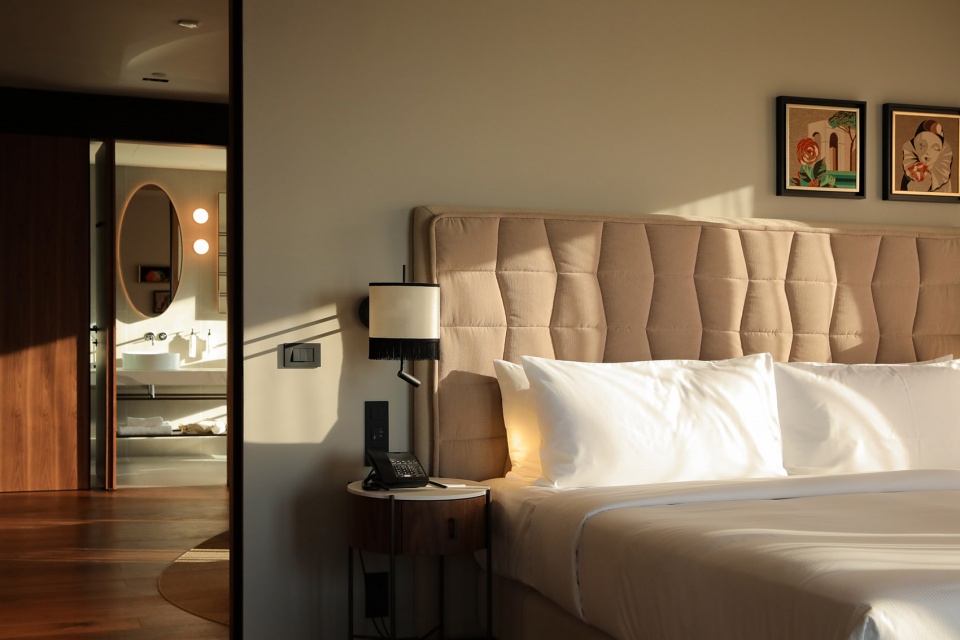 hotel keight by 3lhd