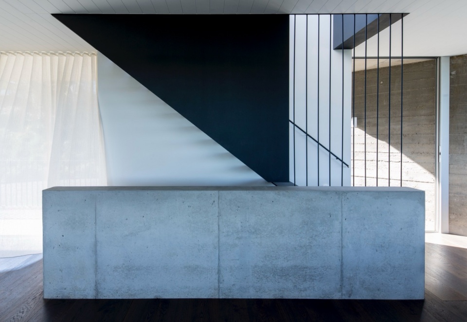 house acute by mck architecture interiors