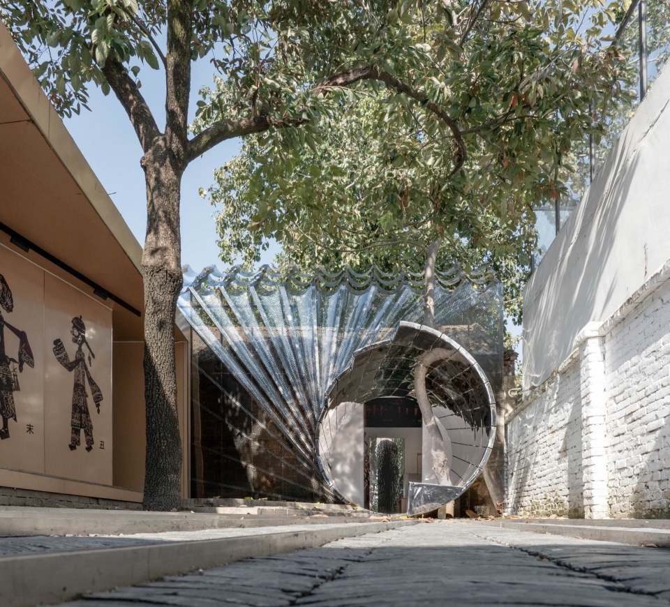 Streaming Light Exhibition Hall by Daipu Architects