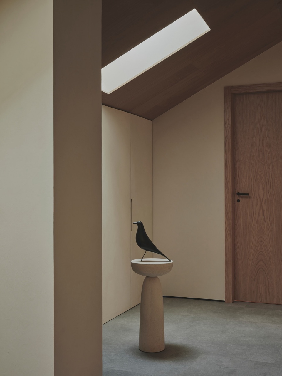 curved attic by destudio
