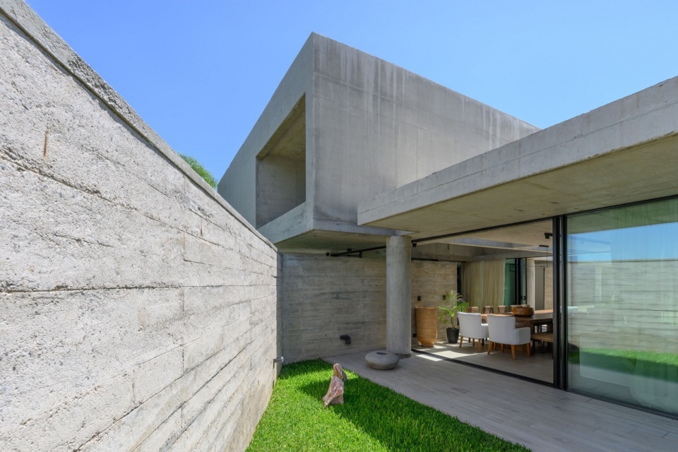 nnCLP HOUSE by nnarquitectos