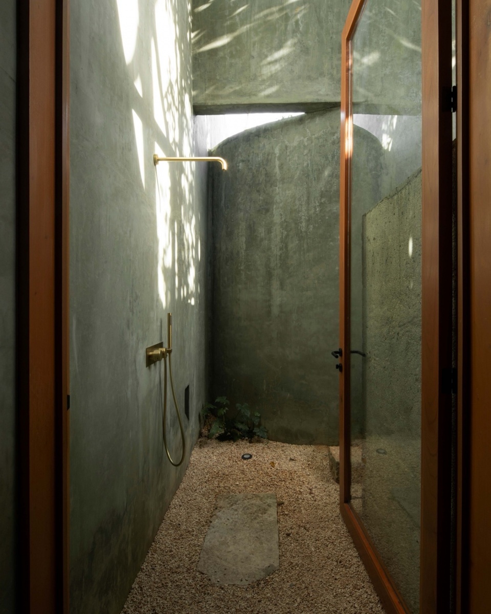 CASA GRUTA by Salvador Roman Hernandez Adela Mortera Villarreal