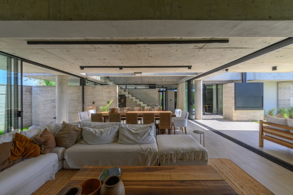 nnCLP HOUSE by nnarquitectos