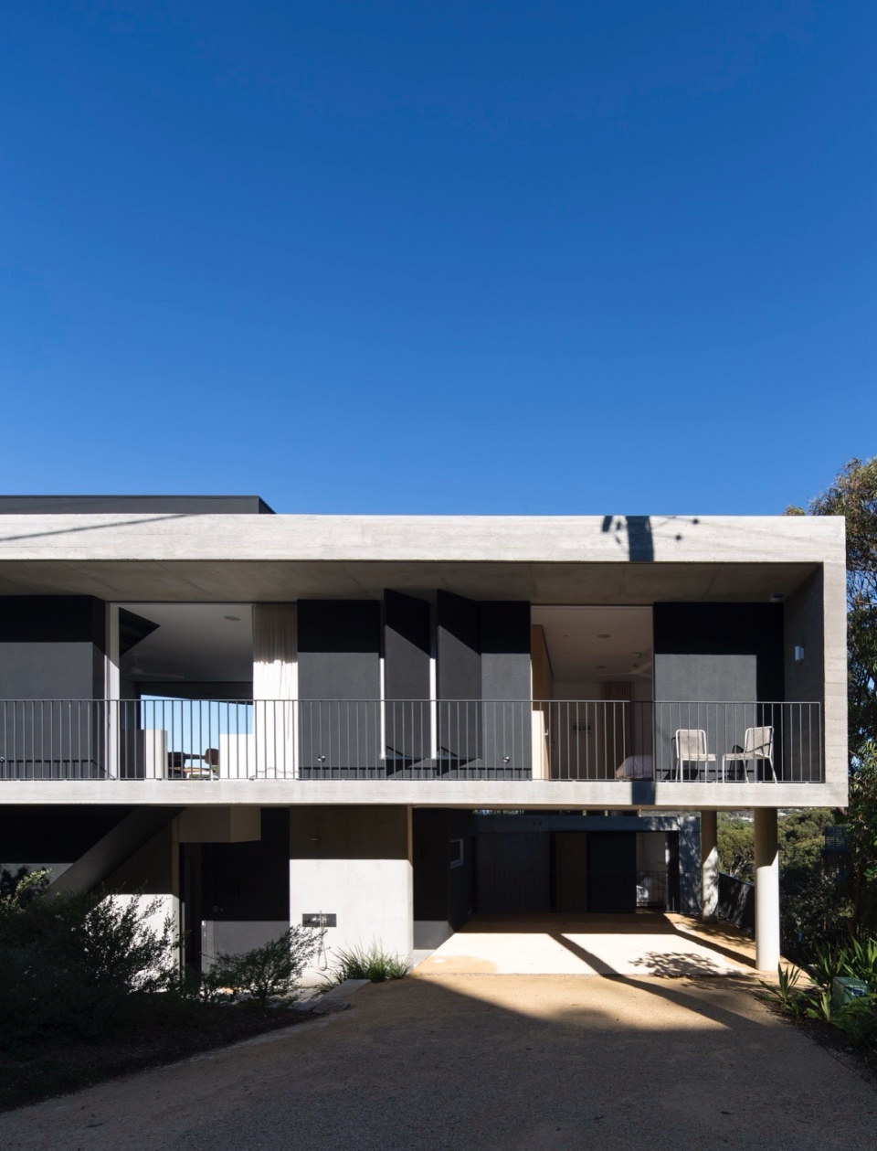 house acute by mck architecture interiors