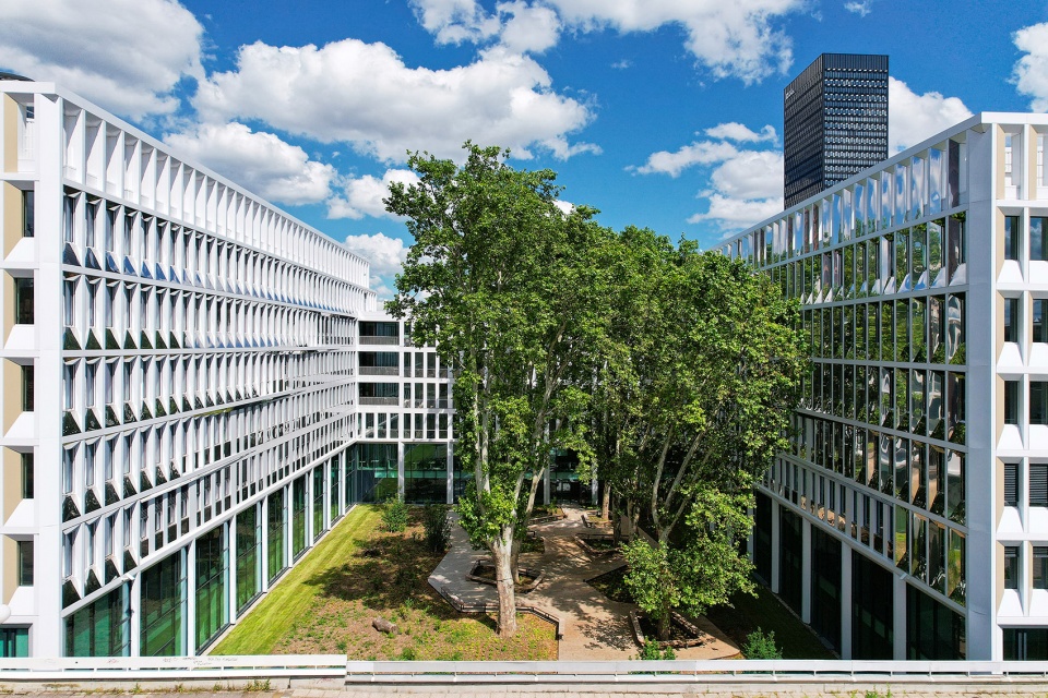 the new centre administratif detat in lyon by snohetta