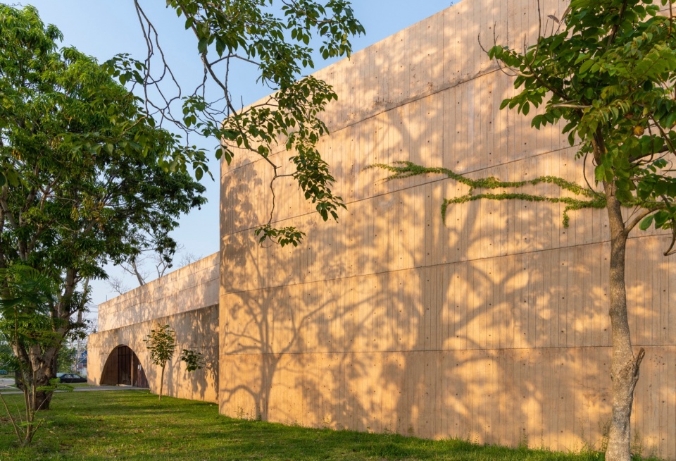 Complex El Campestre Recreational Park Community Development Center by CCA Bernardo Quinzaños