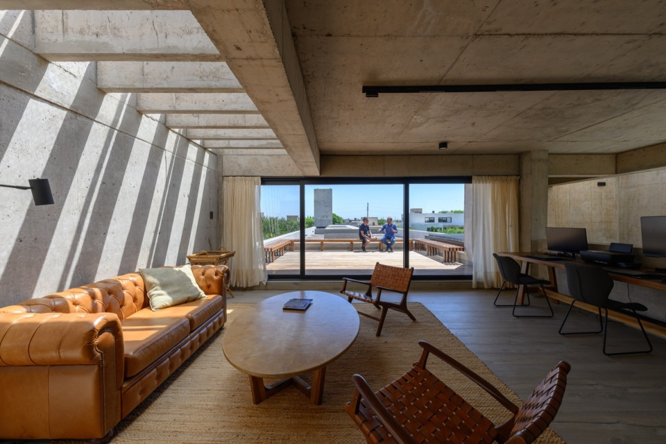 nnCLP HOUSE by nnarquitectos