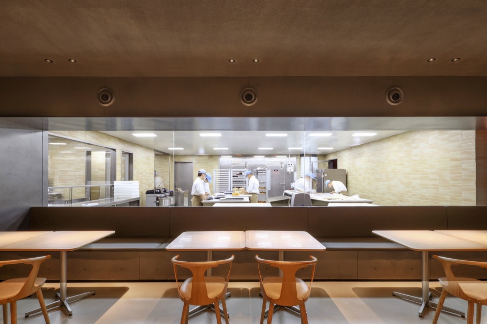 gm Changsha Guanshali Bakery by UND Design Studio