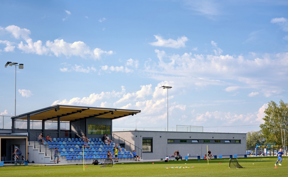 sk plana sports complex by proam architekti