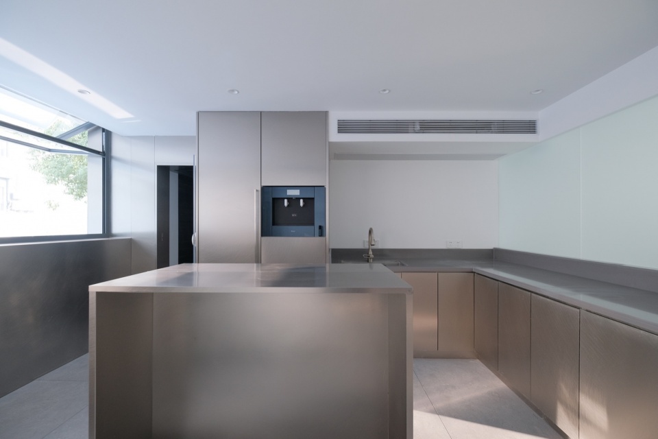 101FF Office Space by OneMoodDESIGN