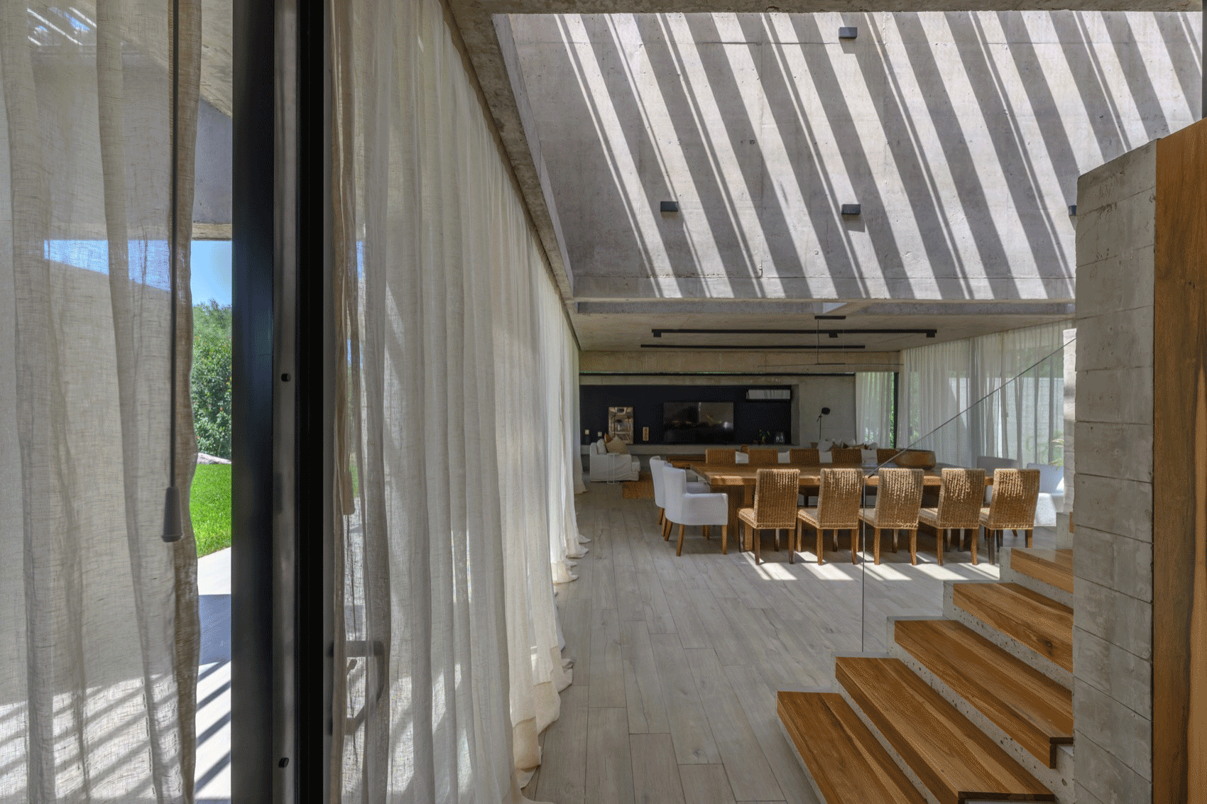 nnCLP HOUSE by nnarquitectos