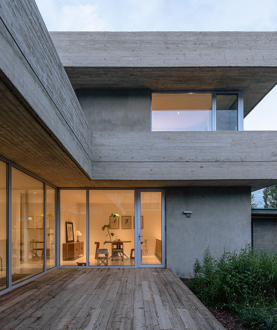 riverside house by xian architects