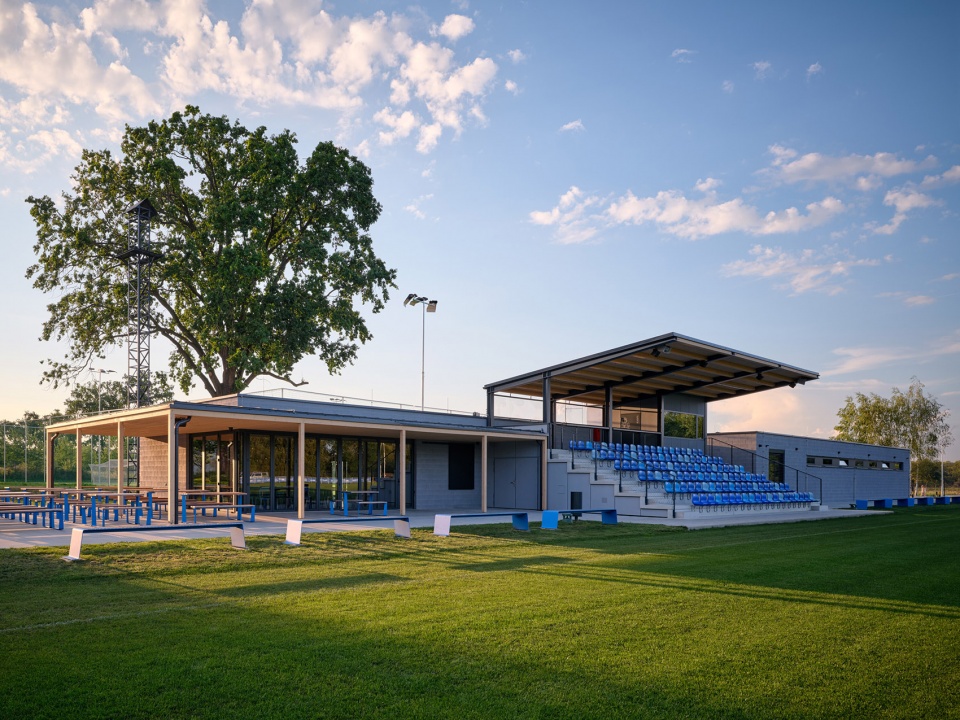 sk plana sports complex by proam architekti