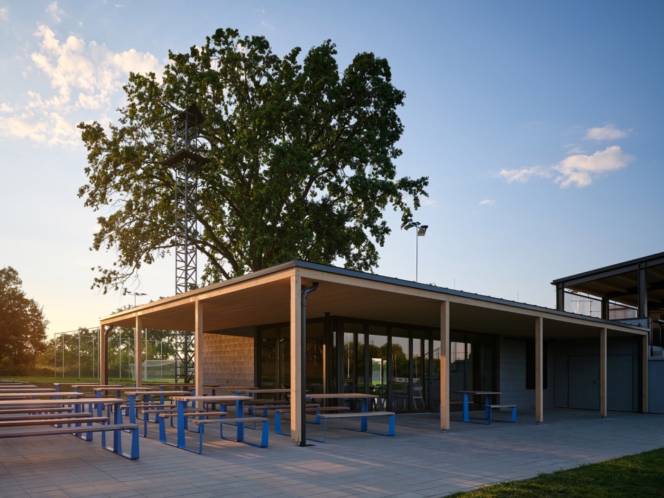 sk plana sports complex by proam architekti