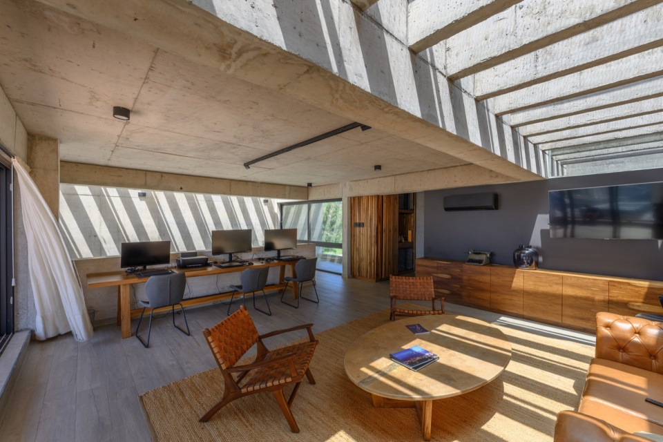 nnCLP HOUSE by nnarquitectos