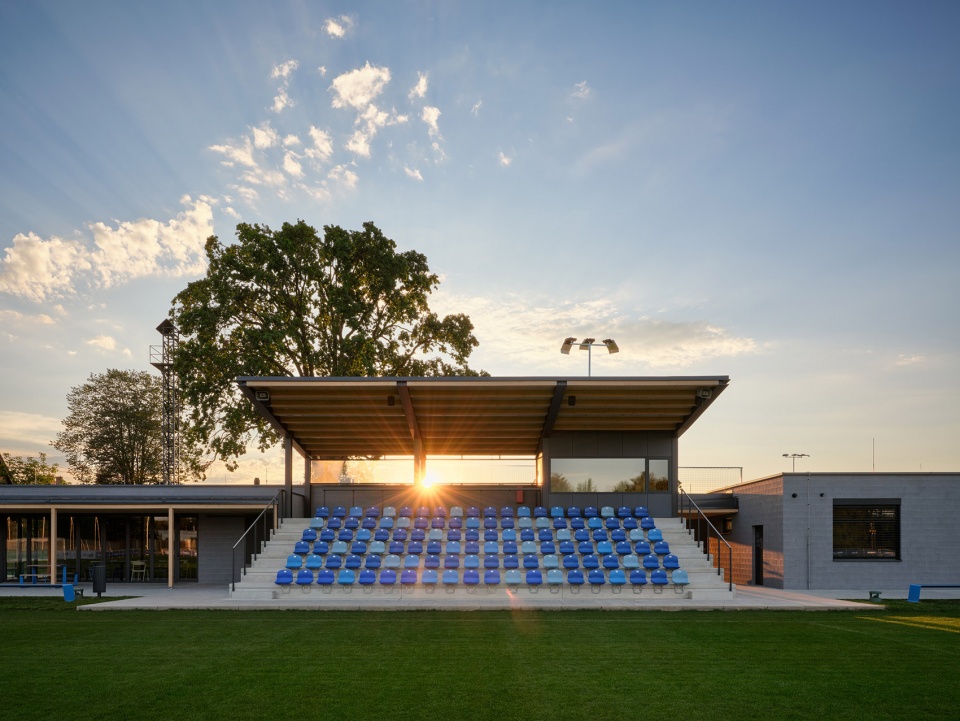 sk plana sports complex by proam architekti