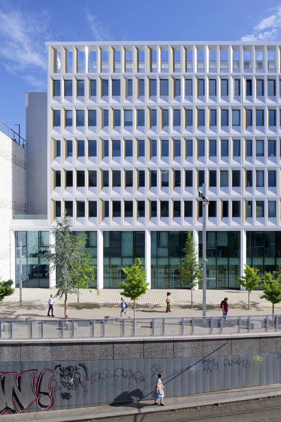 the new centre administratif detat in lyon by snohetta