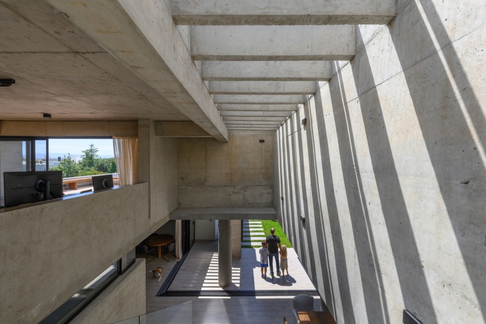 nnCLP HOUSE by nnarquitectos