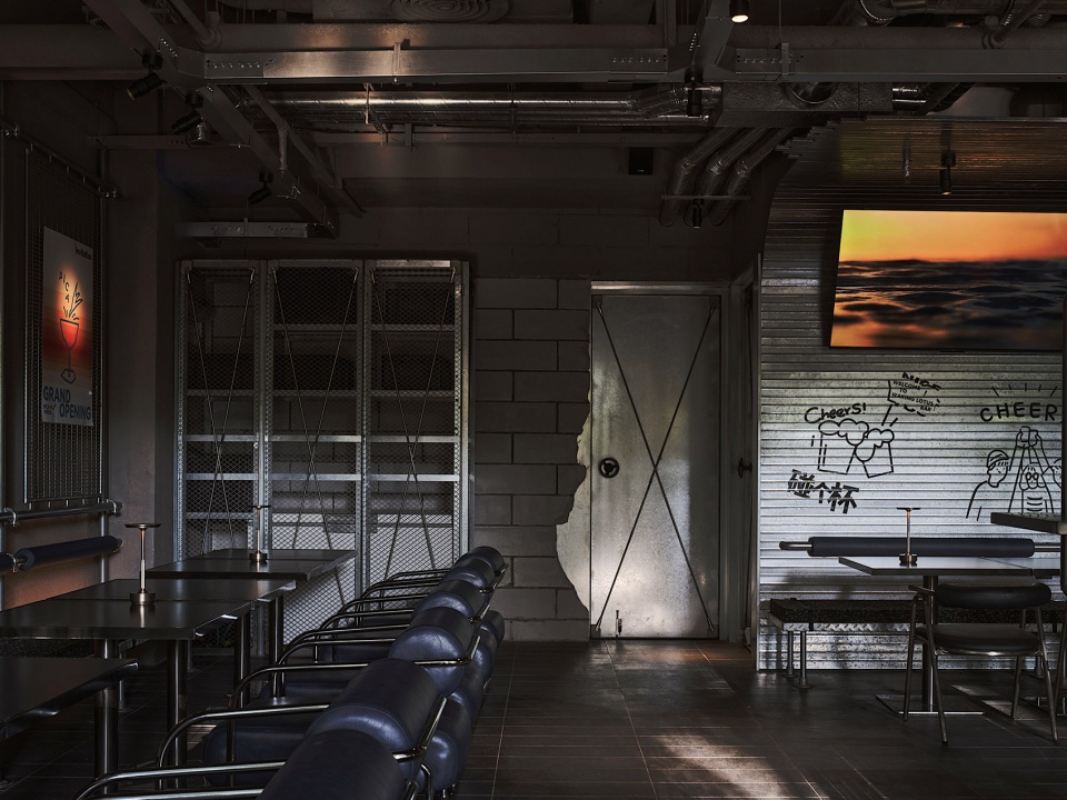 no limit cafe bar by balance space design