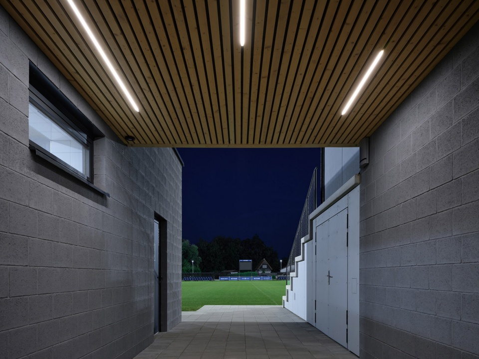 sk plana sports complex by proam architekti