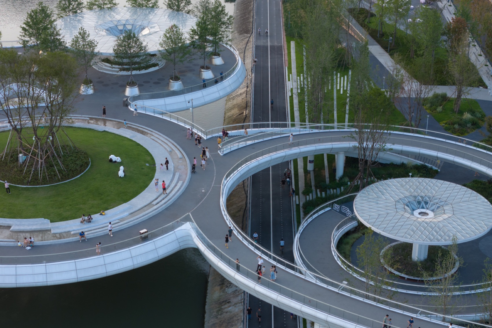 Landscape Design of the Jiaozi Pedestrian Bridge Park in Chengdu by ...