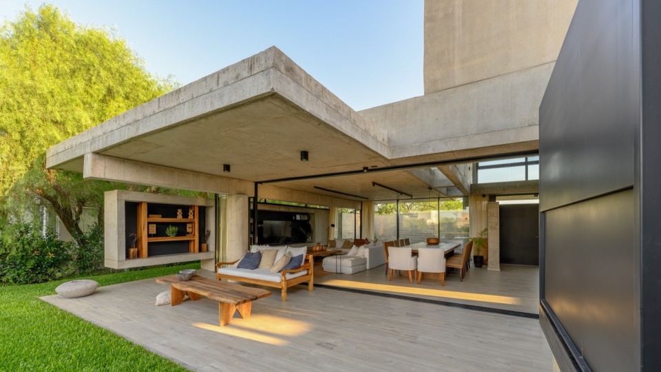 nnCLP HOUSE by nnarquitectos