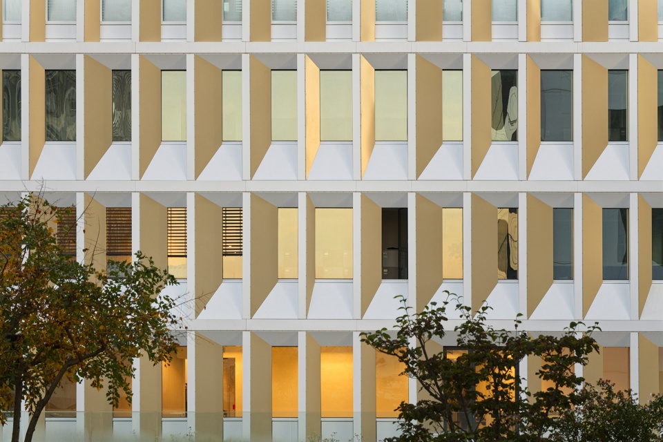 the new centre administratif detat in lyon by snohetta