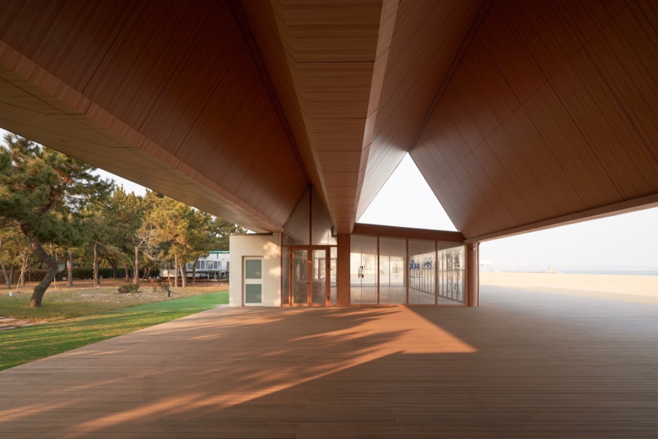 Tide s Echo Hall by Trace Architecture Office