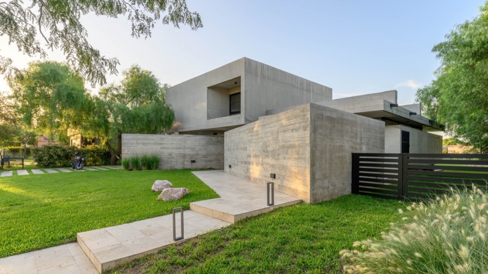 nnCLP HOUSE by nnarquitectos