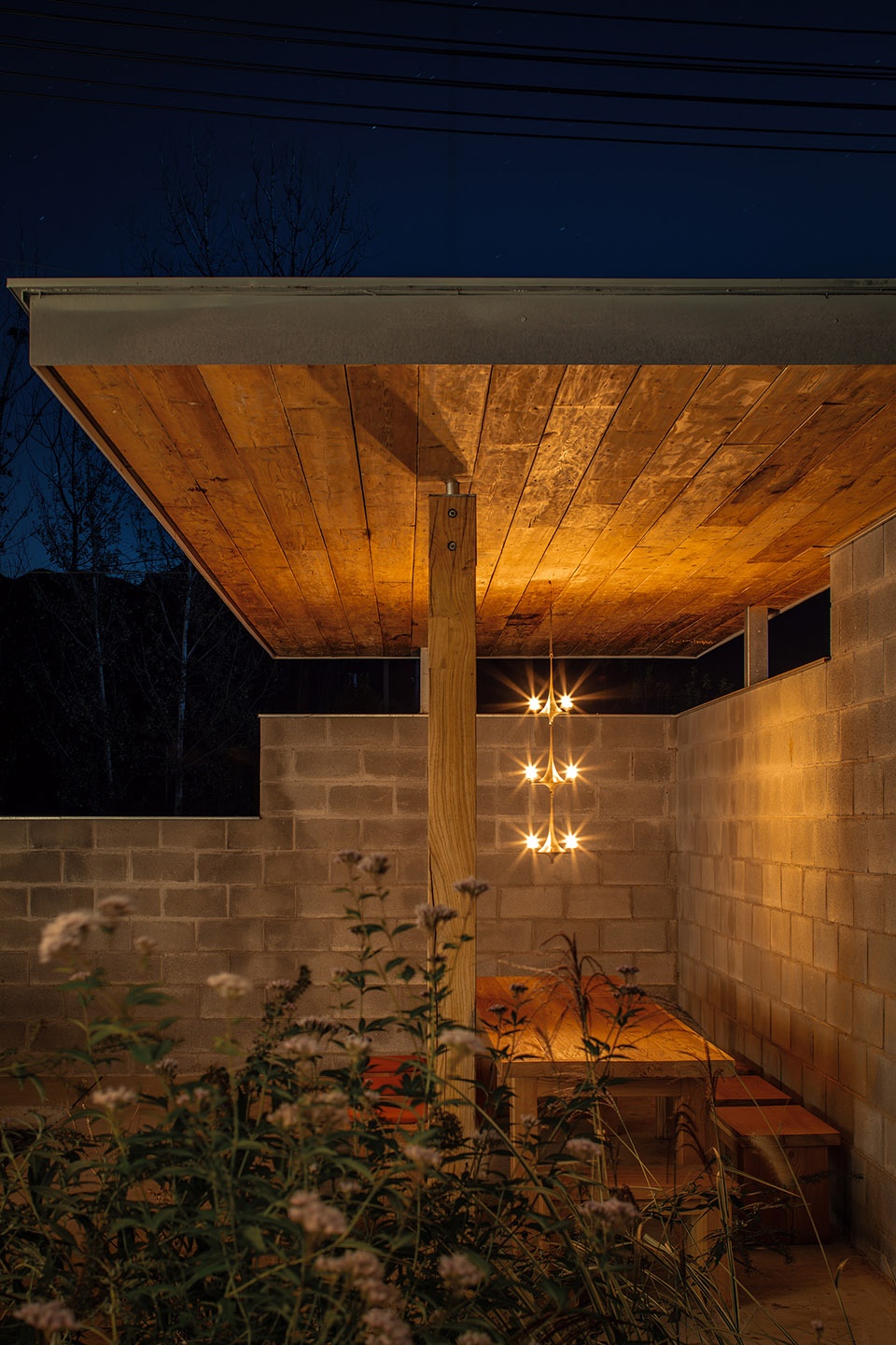 riverside house by xian architects