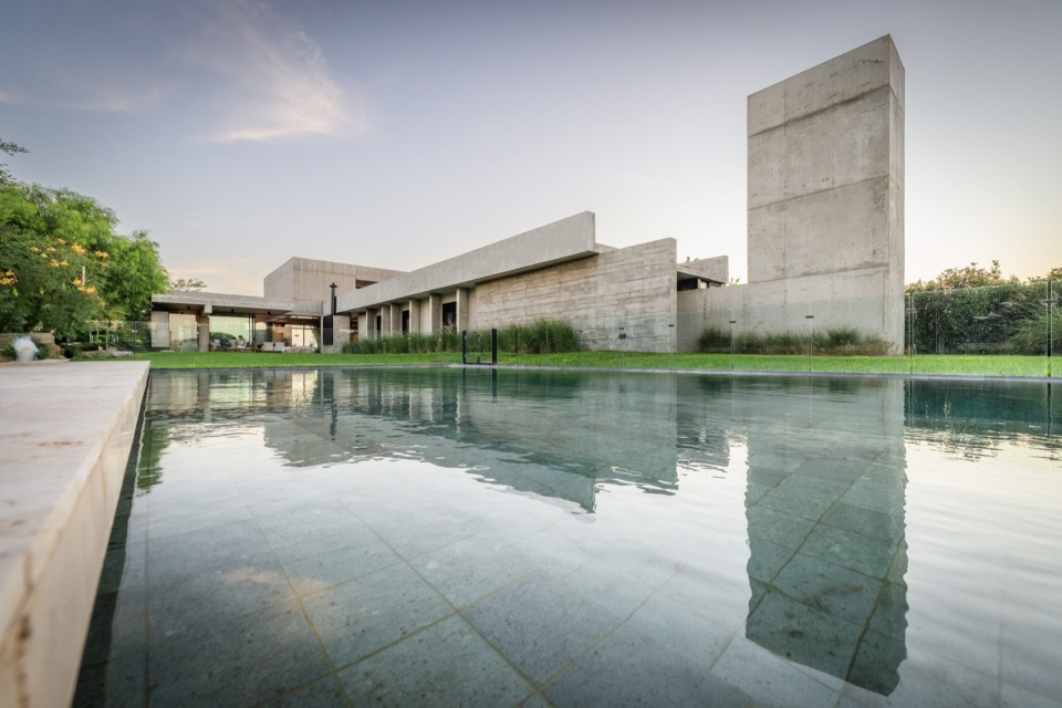 nnCLP HOUSE by nnarquitectos