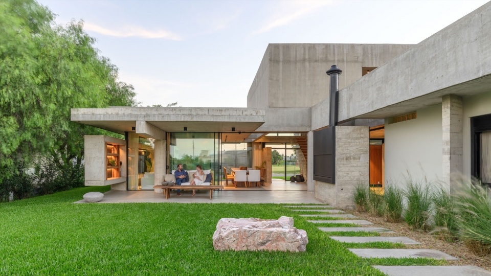nnCLP HOUSE by nnarquitectos