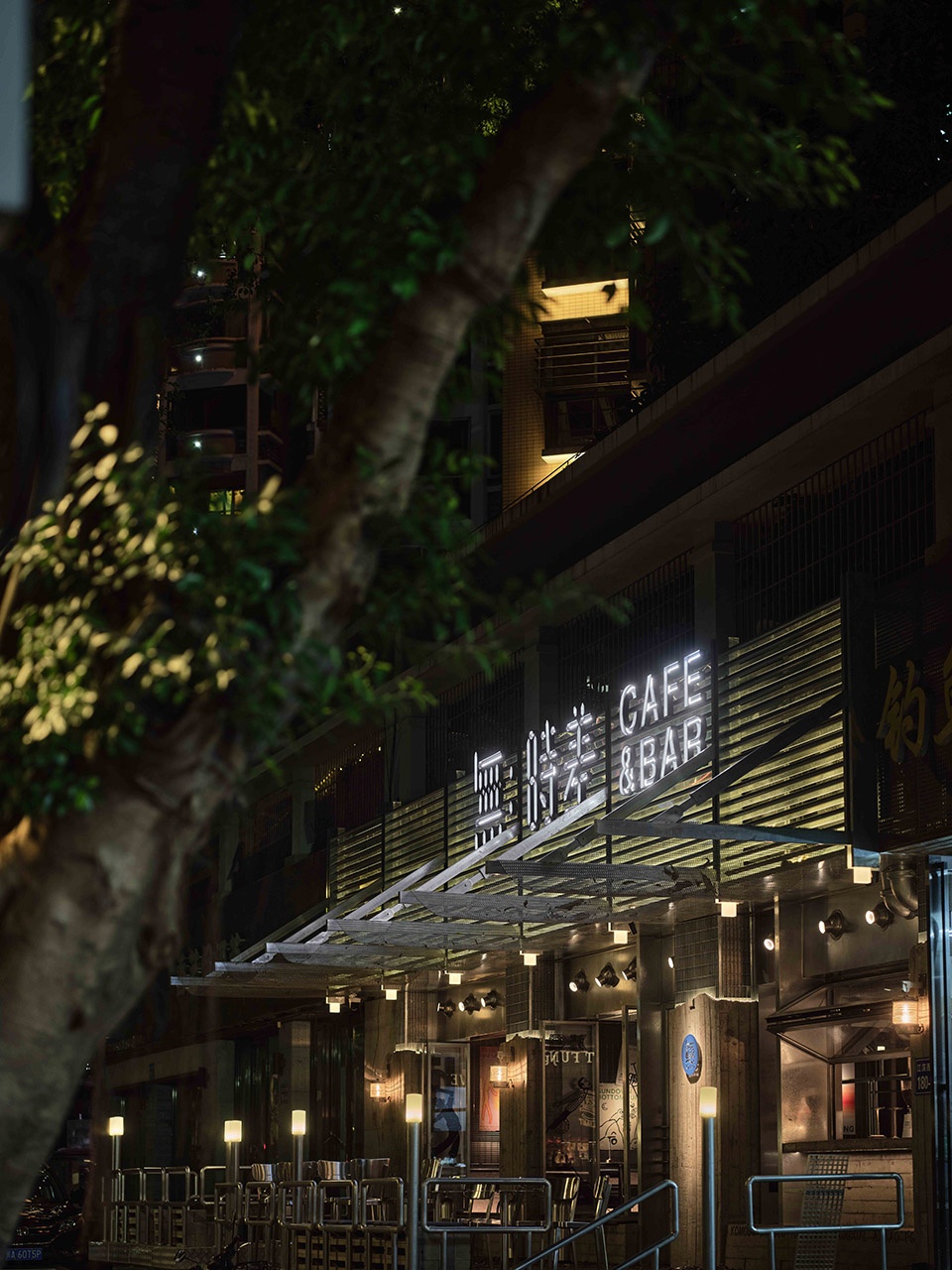 no limit cafe bar by balance space design