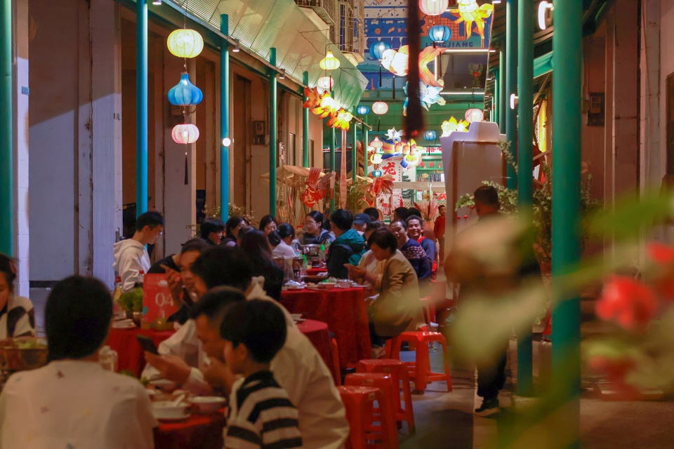 the transformation of longjiang old street by atelier cns