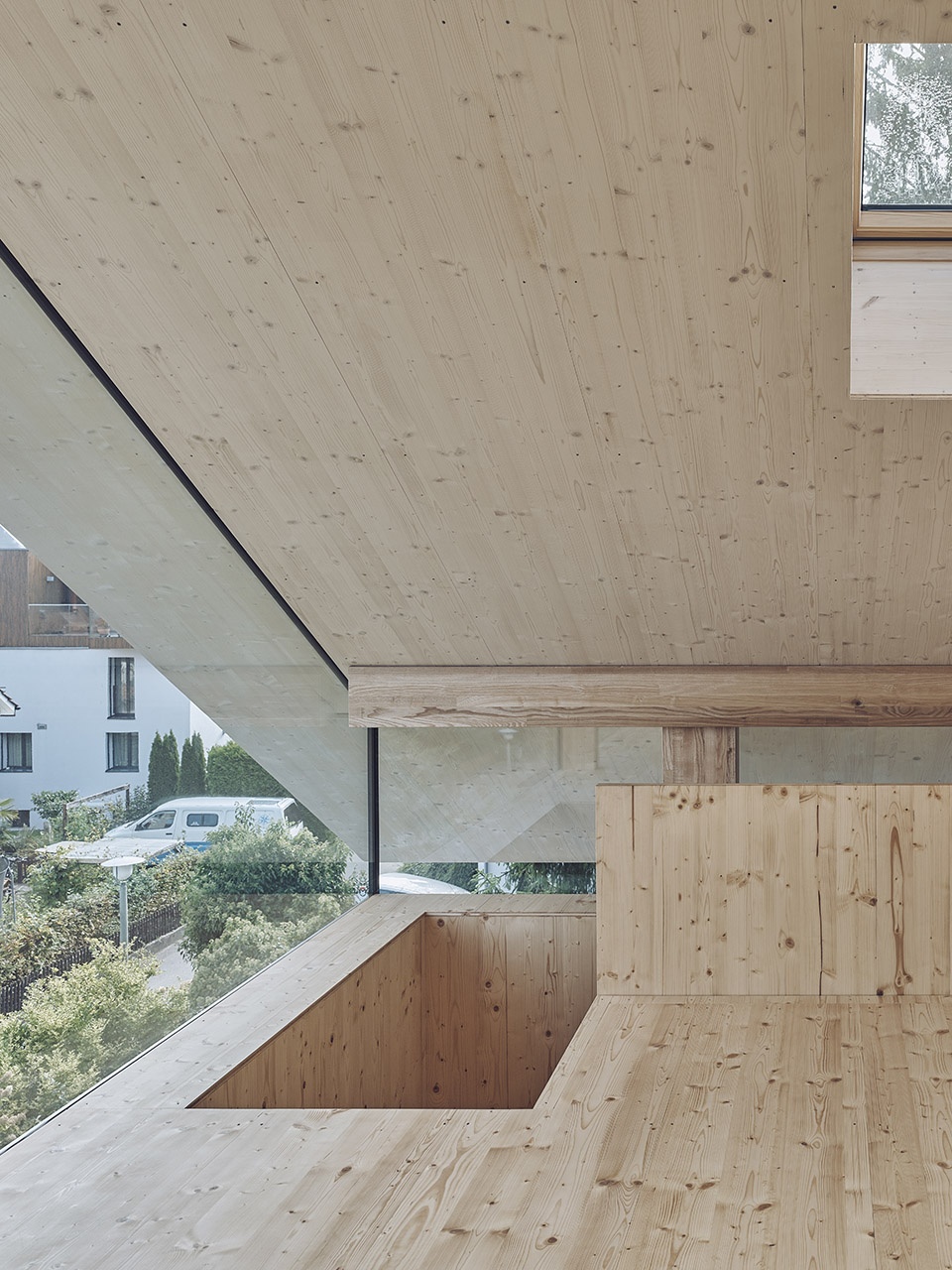 house with a flying roof by lorenz bachmann architect
