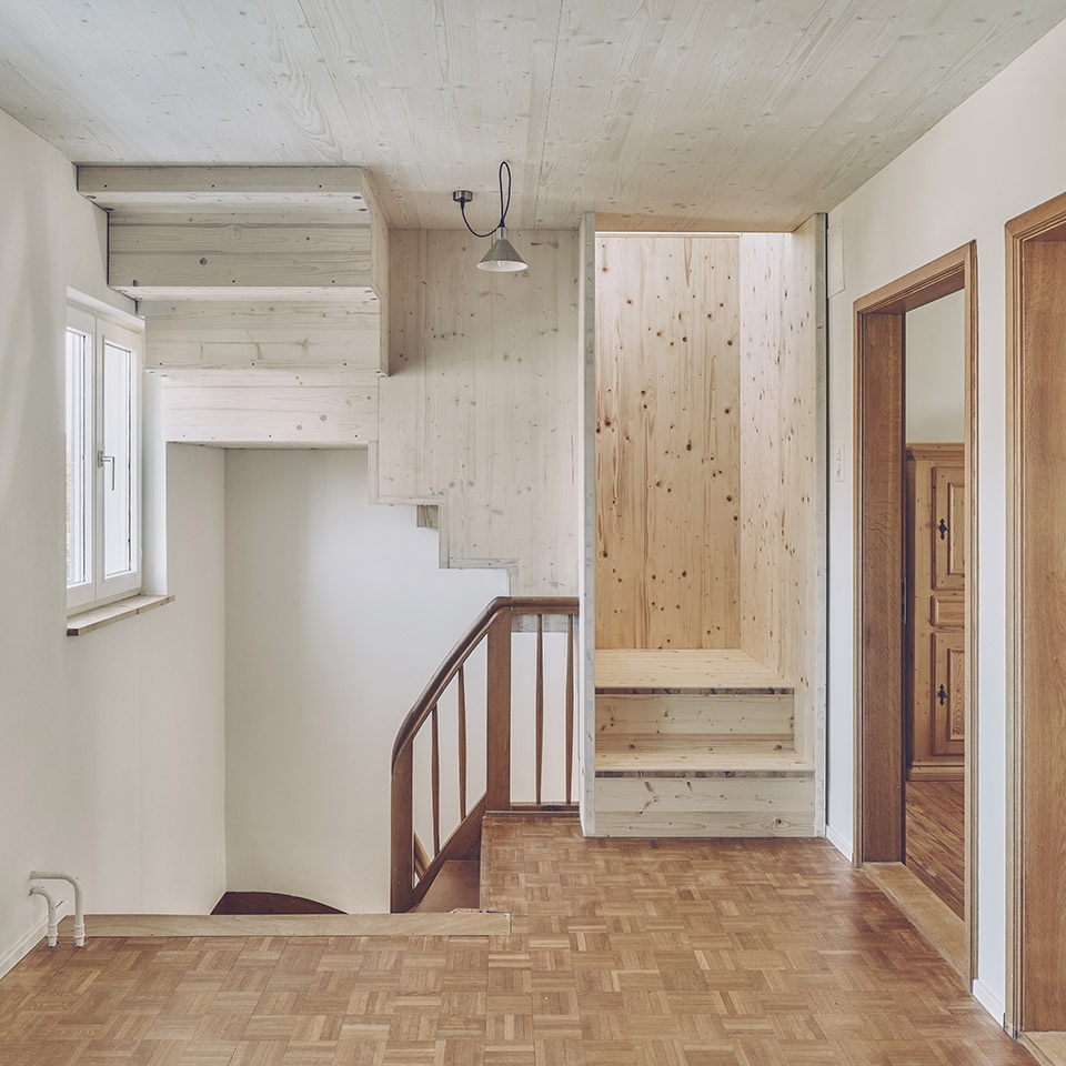 house with a flying roof by lorenz bachmann architect