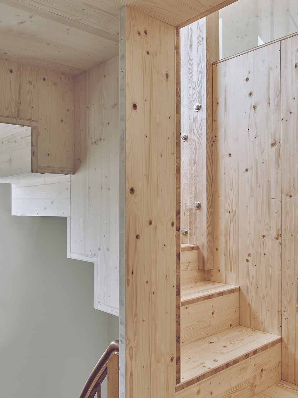 house with a flying roof by lorenz bachmann architect