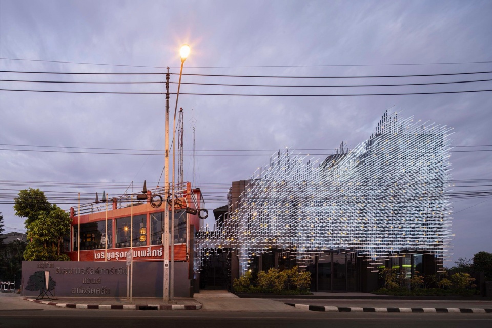 This extraordinary design and randomness provide another way of thinking about Asian architecture ©W Workspace