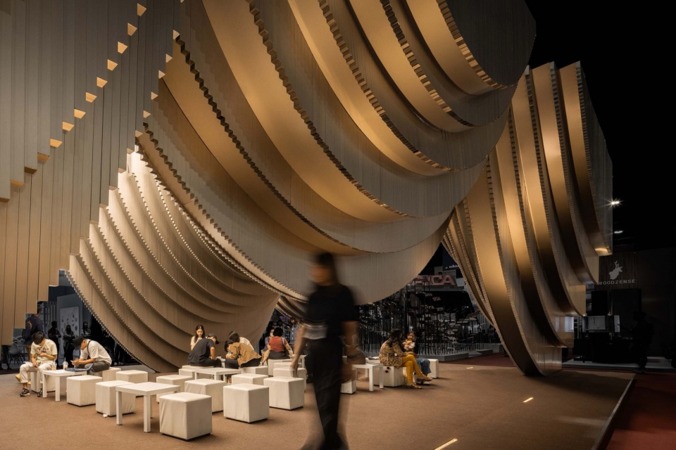 The design provides freedom for all Bangkokians to communicate and attend public events ©DOF SkyGround
