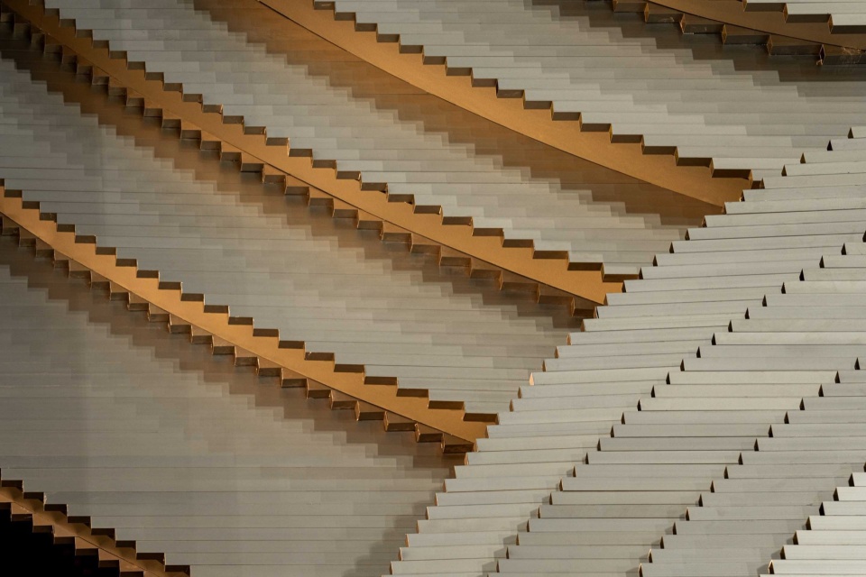 Hundreds of thousands of golden and champagne clad aluminums give unique human emotion ©DOF SkyGround e1742463895469